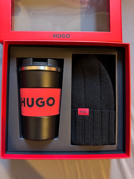 Set Căciulă si Termos HUGO originala