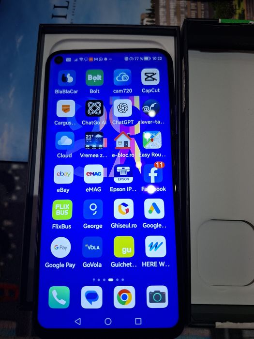 Telefon aproape nou cu incarcator