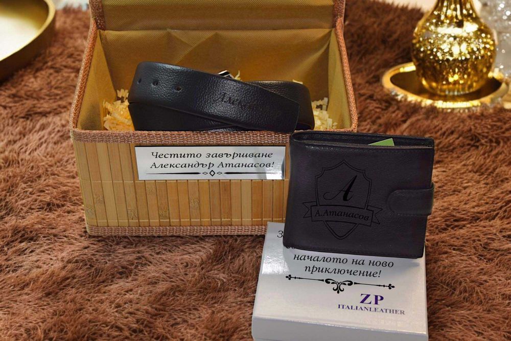 Гравирани сетове от портмонета, чаши и колани с бамбукова кутия