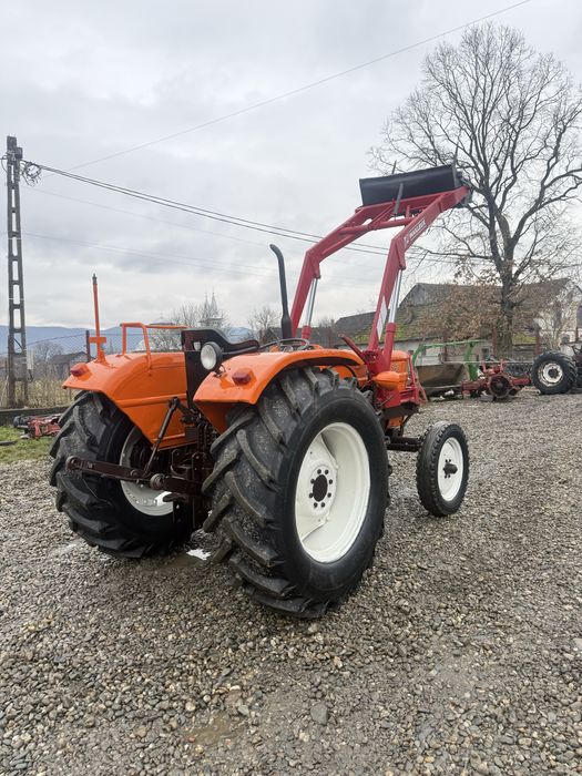Vand tractor Fiat 540 cu incarcator frontal