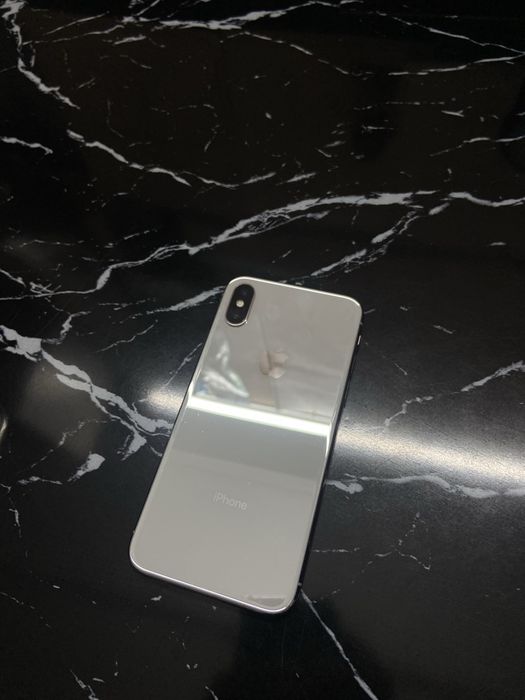 iPhone X 64GB — отличное состояние