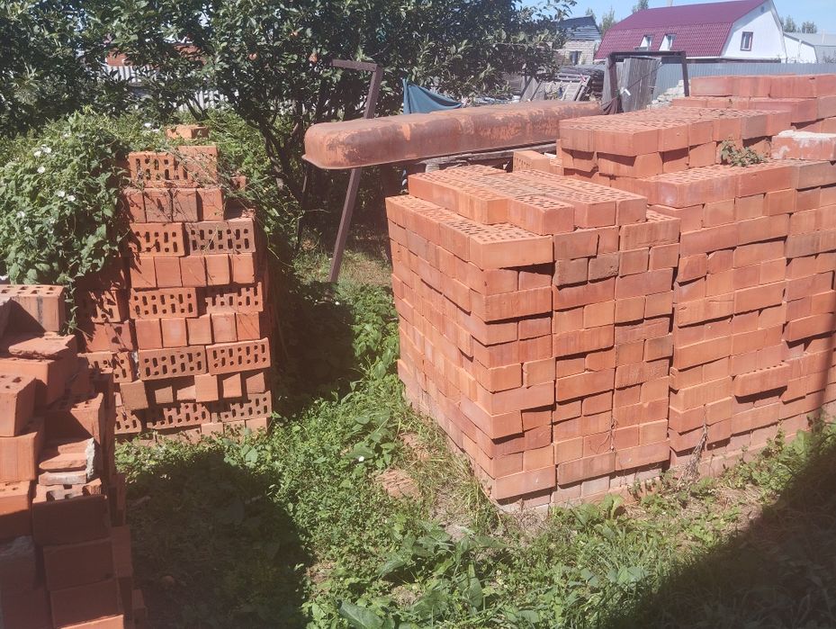 Продам кирпичи полуторка