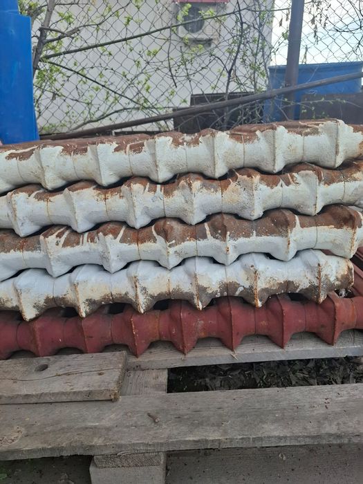 Батареи чугунные несколько видов секций.