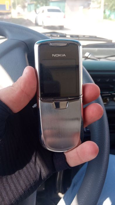 NOKIA 8800 ishlashi yaxshi