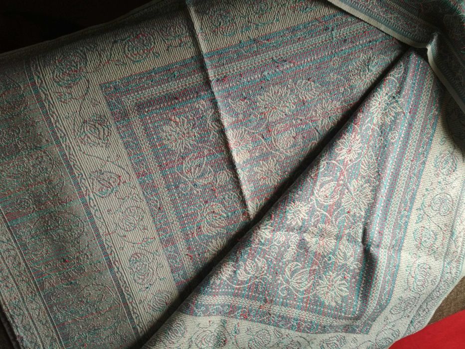 Товары для дома. Текстиль.  Три штуки.