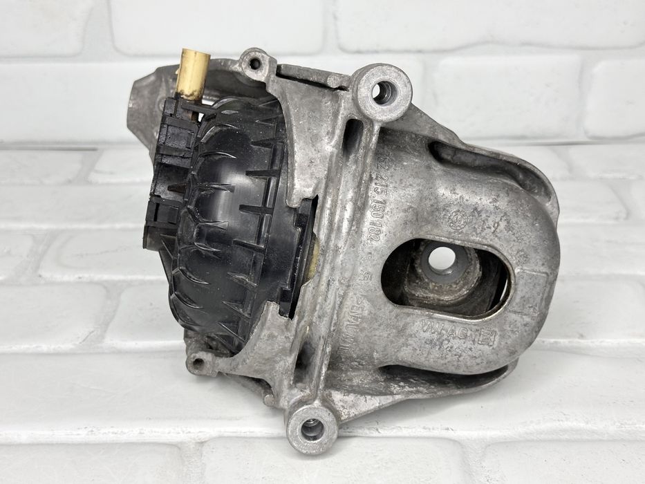 Ляв тампон двигател AUDI A6 A7 A8 Q7 3.0 Бензин 4M0199371FE