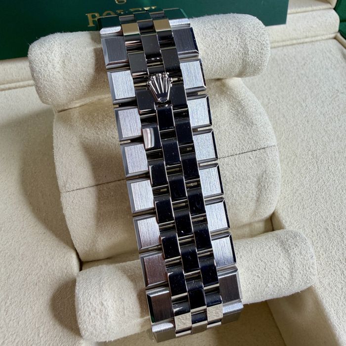Rolex LAND DWELLER | 40MM | Pe STOC | 22.500 EURO | 2026 | 127234