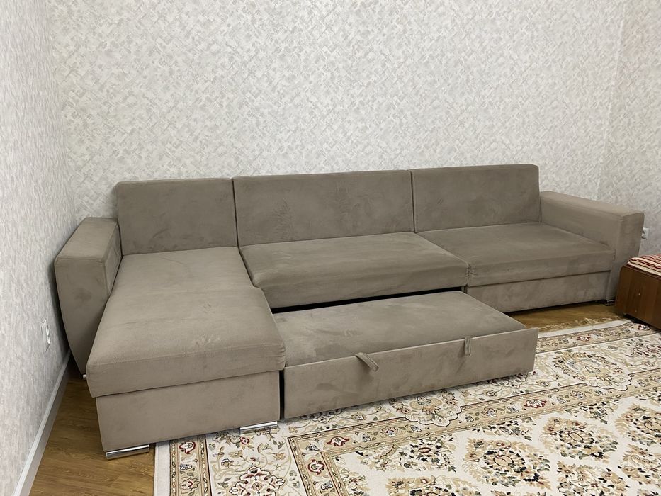 Диван для гостиной комнаты