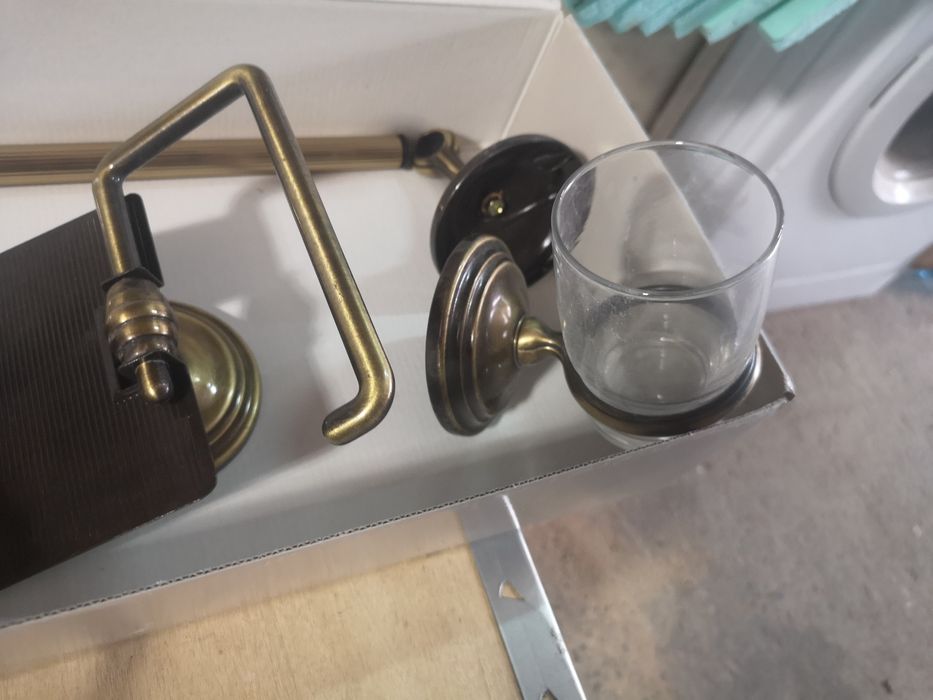 Комплект аксесоари за баня