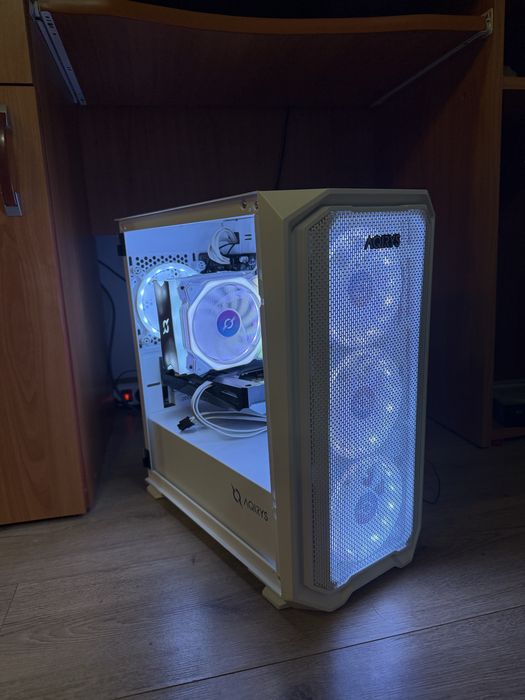 PC Gaming Intel i5-12400F / Gigabyte RTX 3050 EAGLE 8GB / 16GB DDR5 Fury Renegade RGB / SSD 512GB / Full AQIRYS Wezen Alb / Impecabil