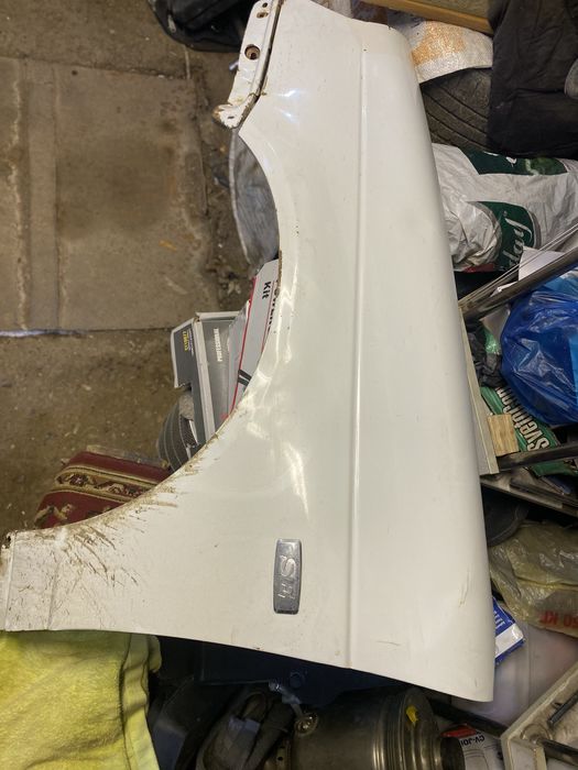 Продам крыло левое на приору