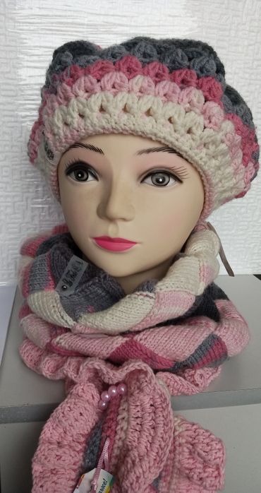 Продаю набор из берета, снуда и шарфика.