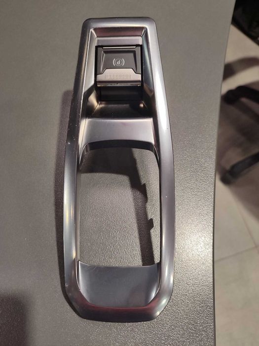 копче/бутон ръчна спирачка пежо/peugeot 3008/5008 2017г.