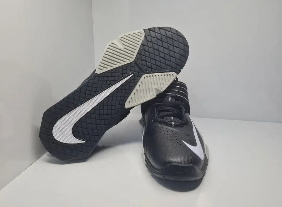Щангети Nike Savaleos

Чисто нови с кутия.

Размер 43 стелка 27.5 см.

Цена 110 евро.