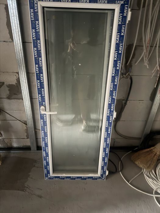 Продам две оконные рамы