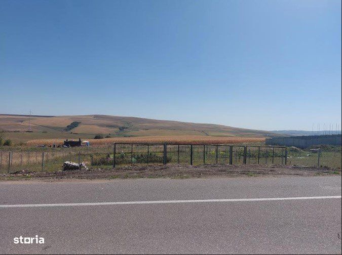 Teren de vanzare 1700 mp , intravilan+extravilan loc. Rediu