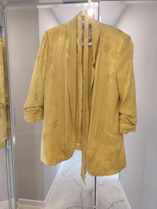 Сако от сатен с колан