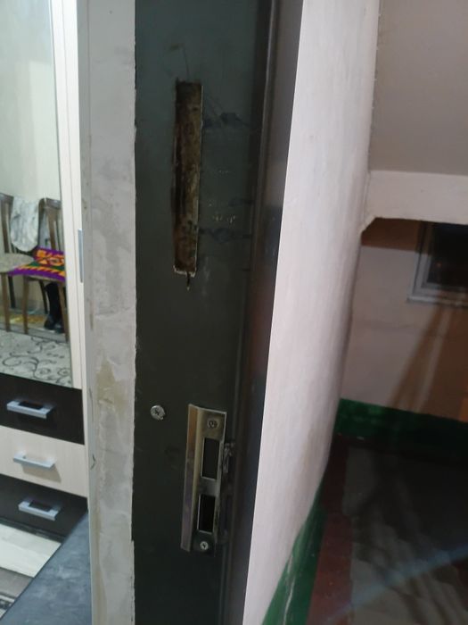 Металлическа дверь