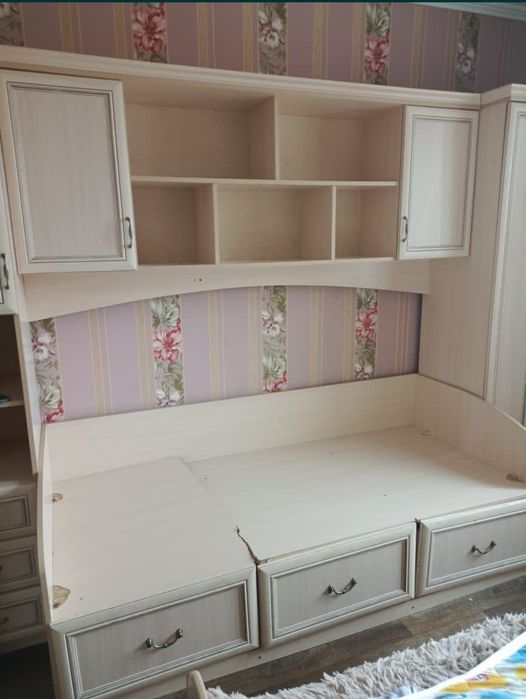 Спальный детский гарнитур