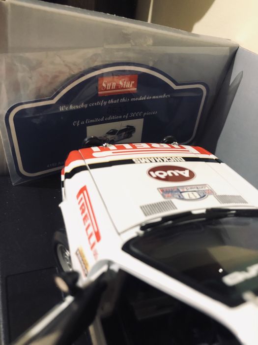 Продавам метален макет на Ауди 1/18