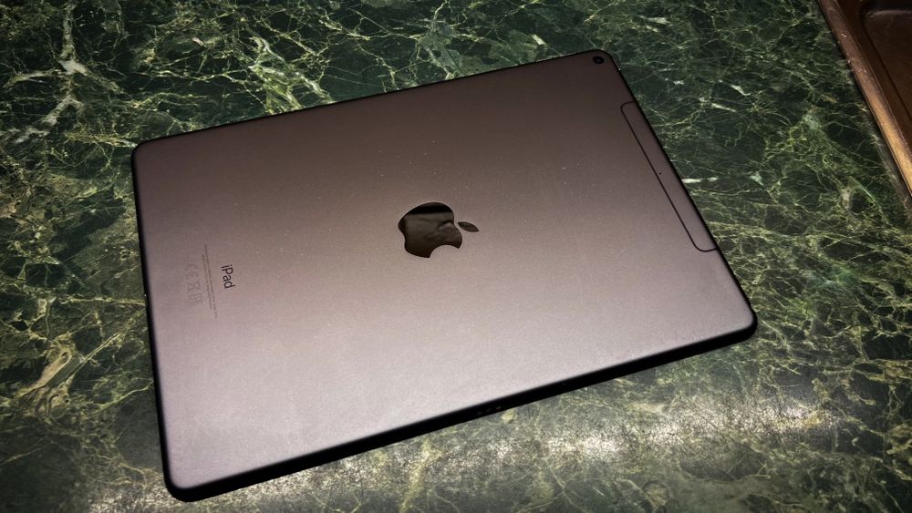 Ipad Air 3, 64гб версия с симкартой