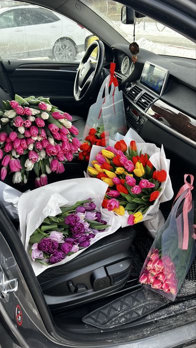 Тюльпаны для корпоратива на 8-ое число