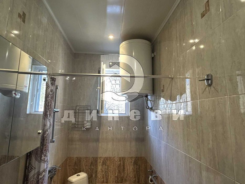 Eтаж от къща на Аязмото