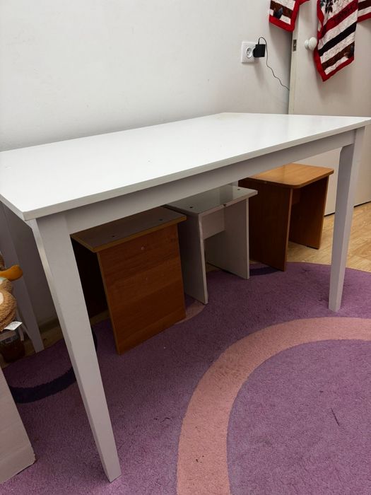 Стол для кухни.     .