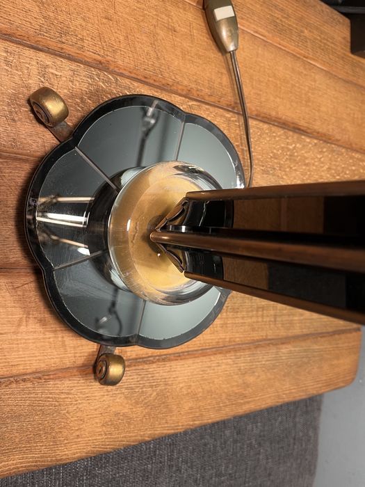 Винтидж настолна антична лампа небостъргач в стил арт деко