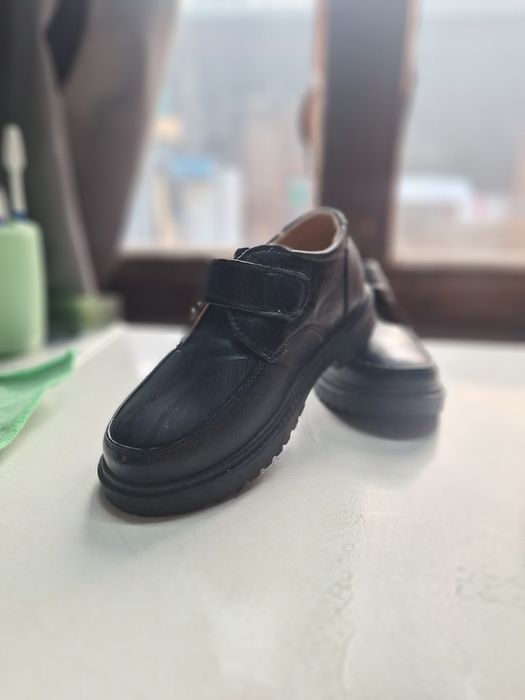 Продам туфли для мальчика