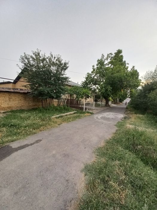 Qibray tumani burota mahallasda Uglavoy 10-sotokli  yer maydoni