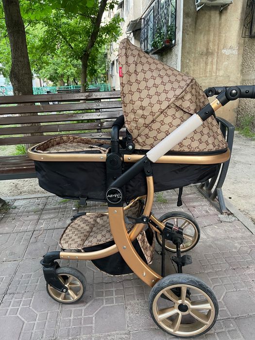 Коляска прогулочная