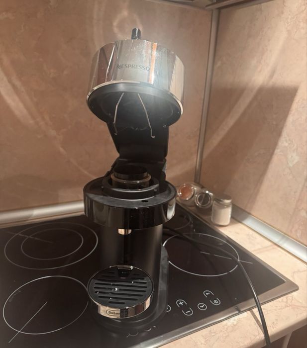 Кафемашина Nespresso by Delonghi
