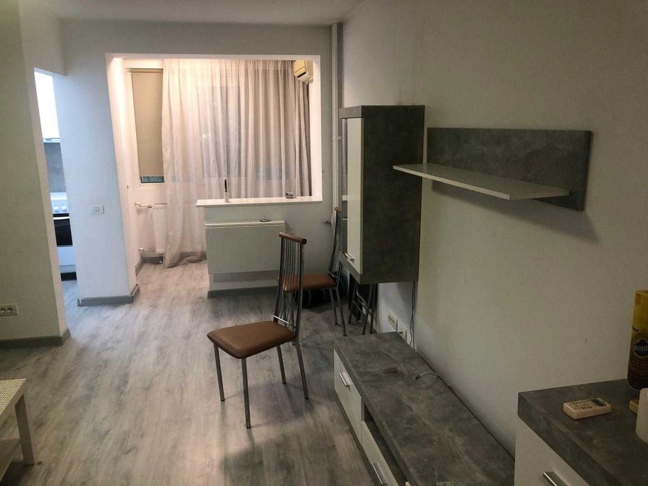Garsoniera renovata Favorit