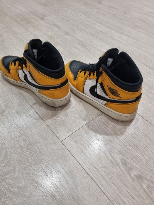 Papuci jordan 1 mid