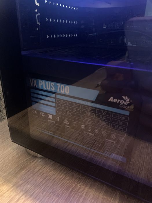 Sursa Aerocool 700 vx plus, 700W 80+ Bronze, cu cutie originala, 10/10