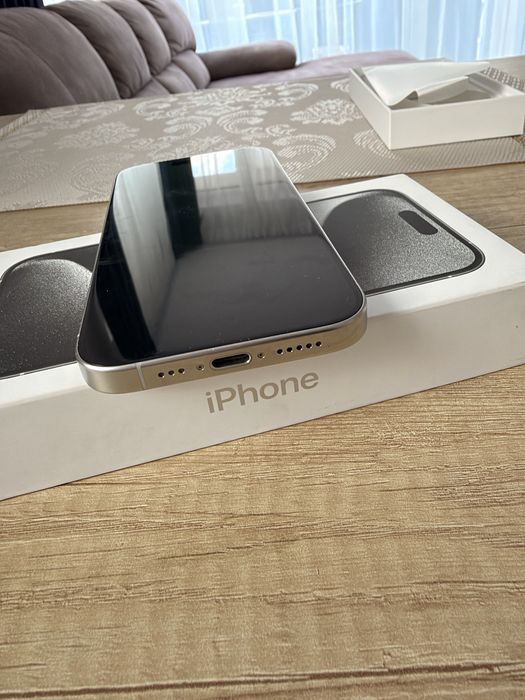 Vand iPhone 15 PRO 256GB White Titanium Alb 80%