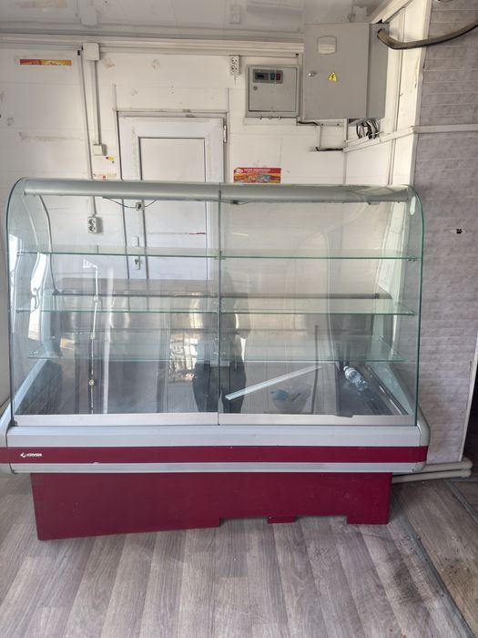 Витрина холодилник