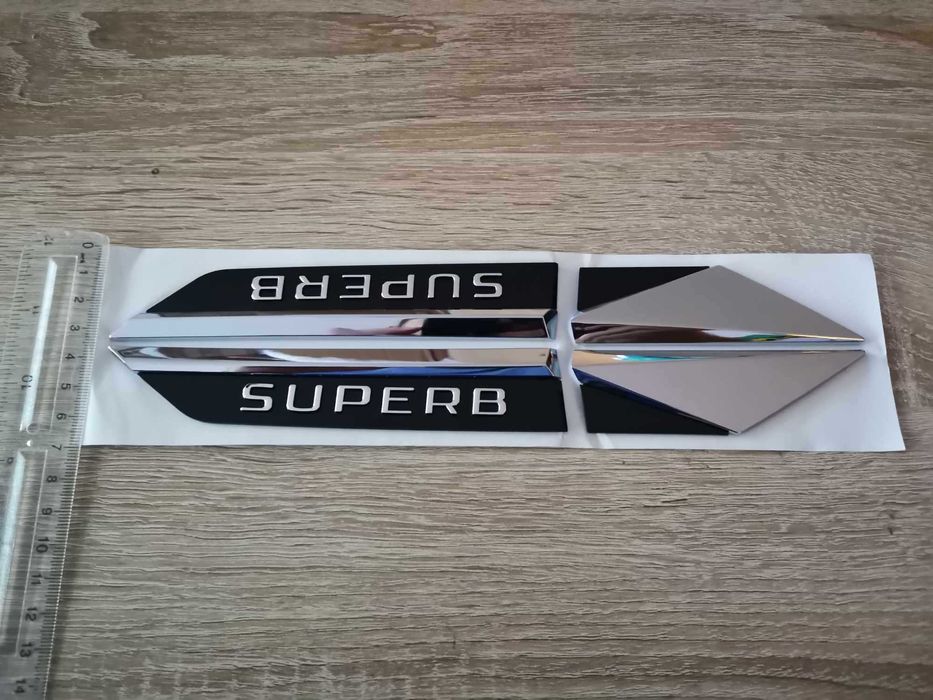 Skoda Superb емблеми за калници