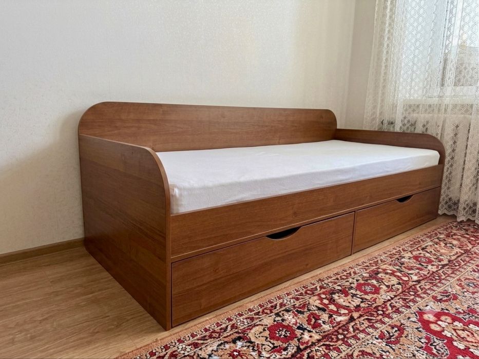 Продам односпальную кровать