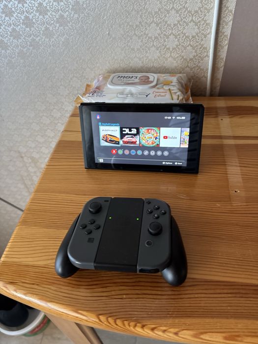 Nintendo Switch с три игри