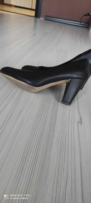 Дамски официални обувки с дебел ток