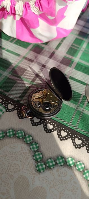 Продавам стар джобен часовник OMEGA