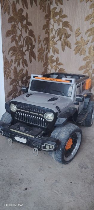 Bolalar mashinasi jeep 906 madel