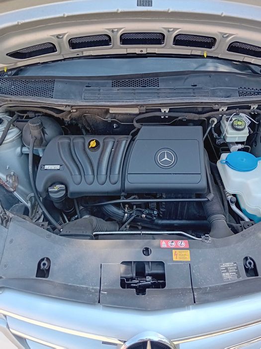 Мерцедес бенц В200,бензин турбо 2000к,200к