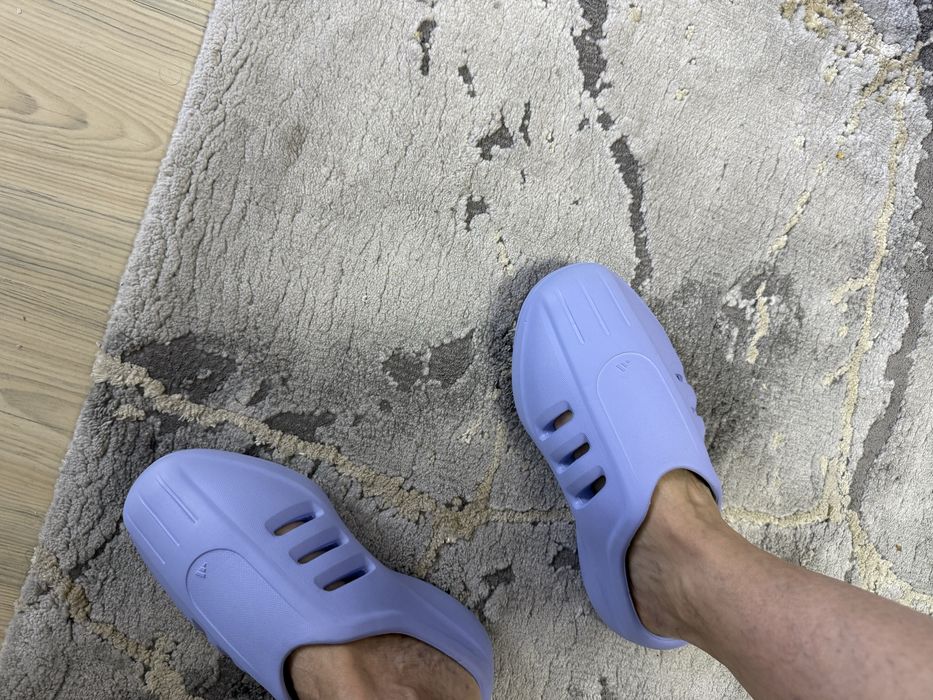 Vand slapi Adidas