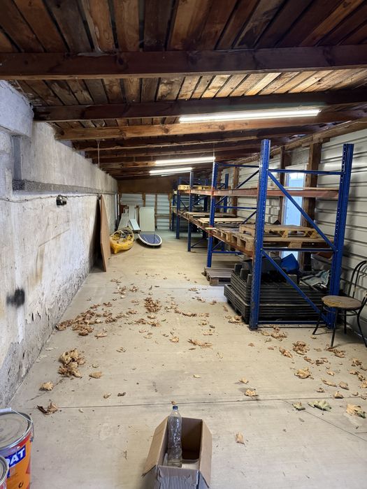 Дава се под наем Промишлена сграда в Асеновград - 650 кв.м за 1785 € - Снимка #13