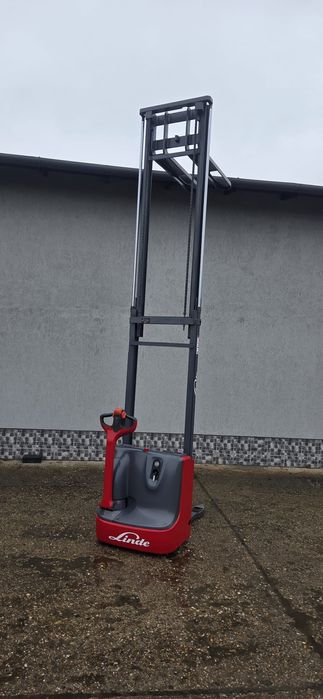 Liza electrica Transpalet cu Catarg