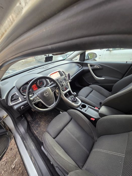 Opel astra j 2012