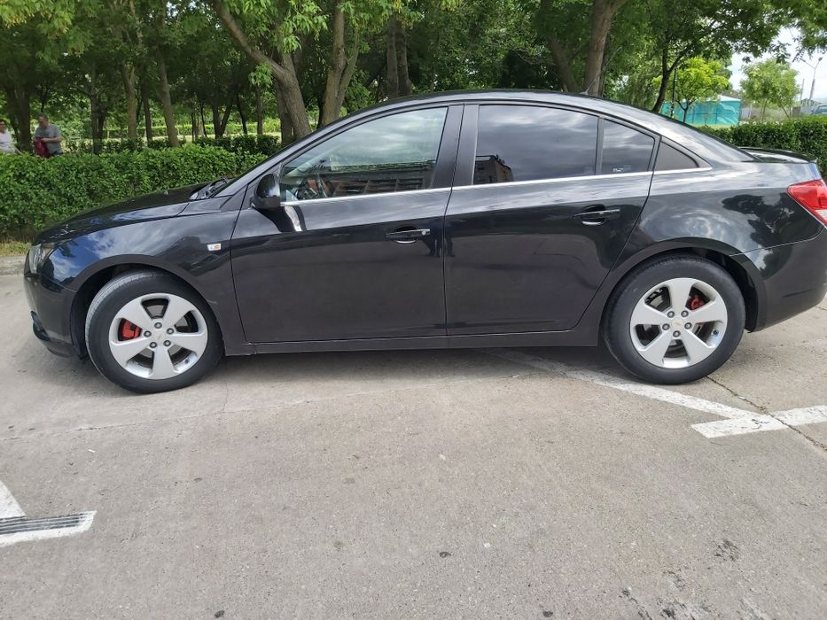 Inchirieri auto cu/fără șofer,  non stop, 5 ,  7  sau 8+1 locuri